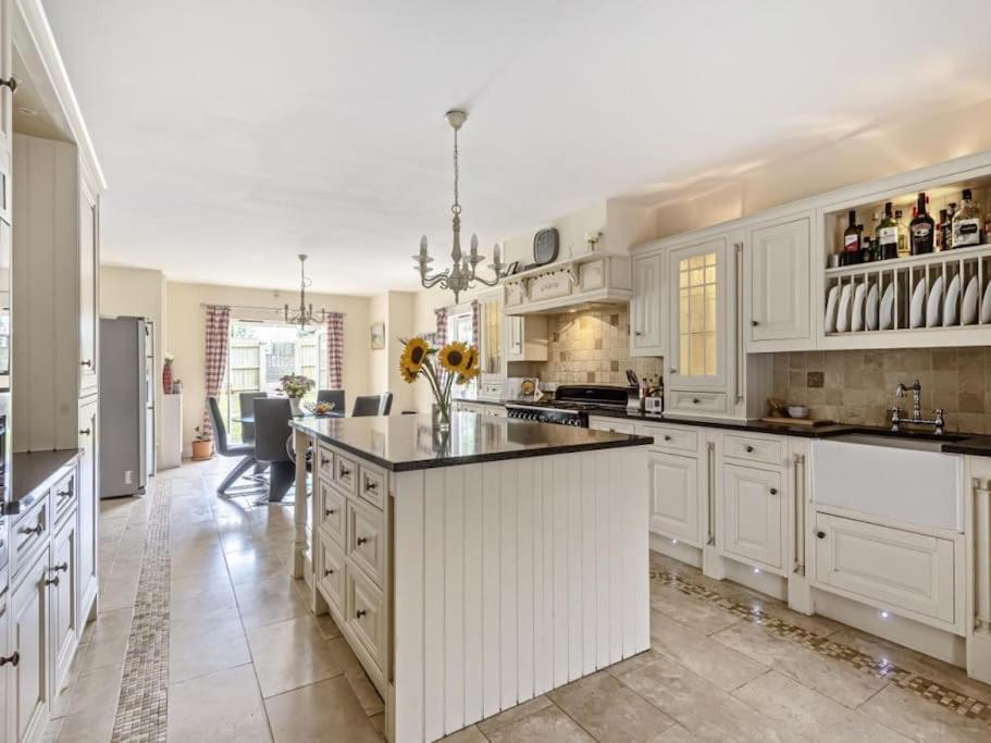 Large Coastal Cottage, Private Indoor Pool, Hut Tub, Sauna And Steam Pod Weymouth Exterior foto